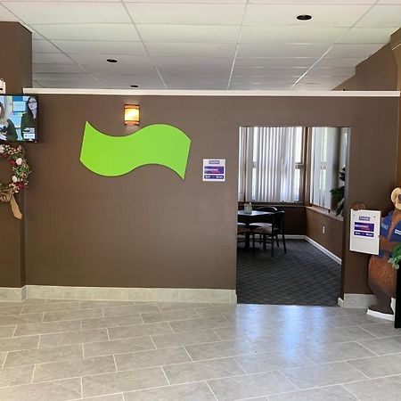 Travelodge By Wyndham Lake George Ny Exterior foto